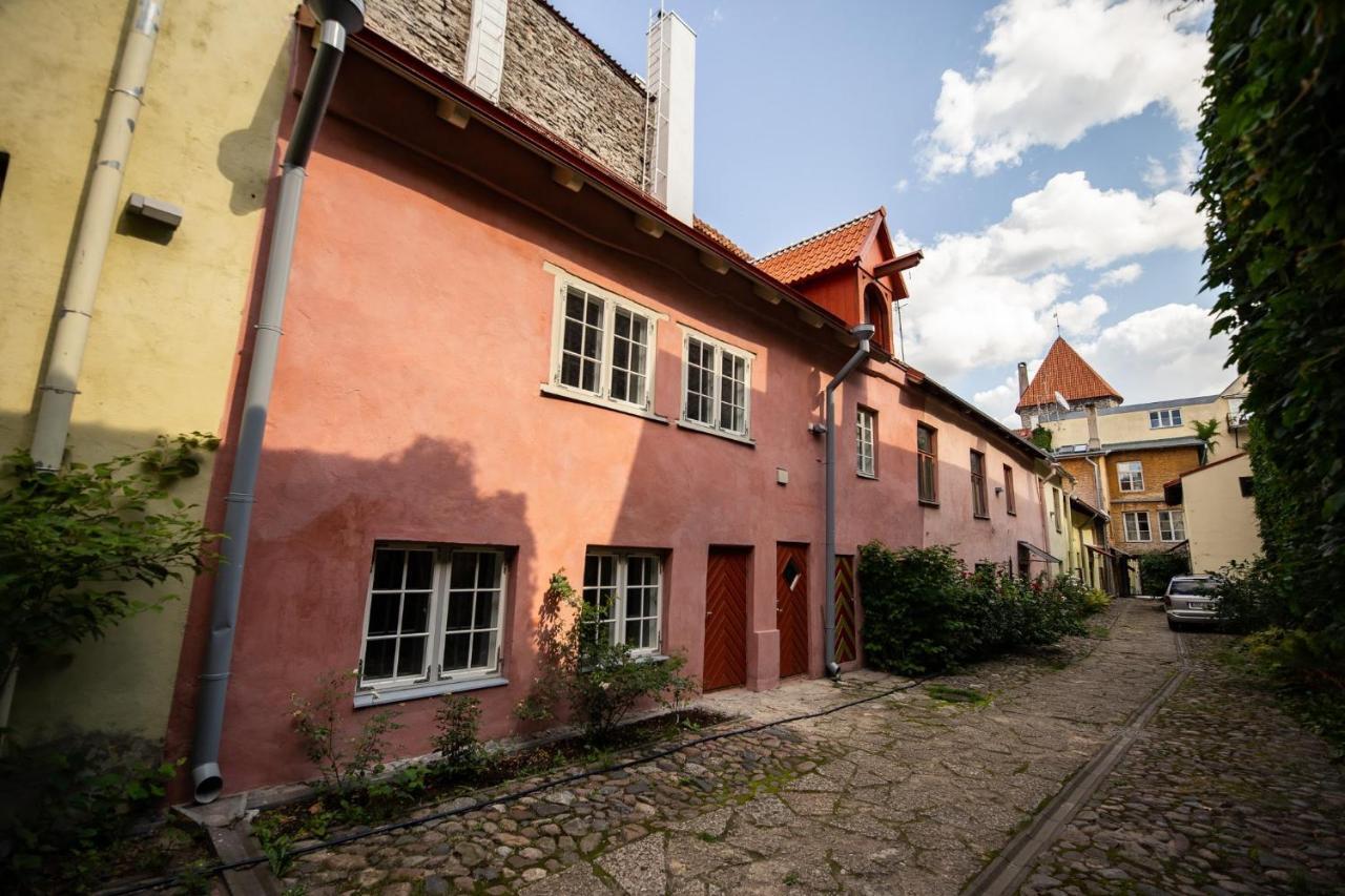 Medieval Home Таллин Экстерьер фото